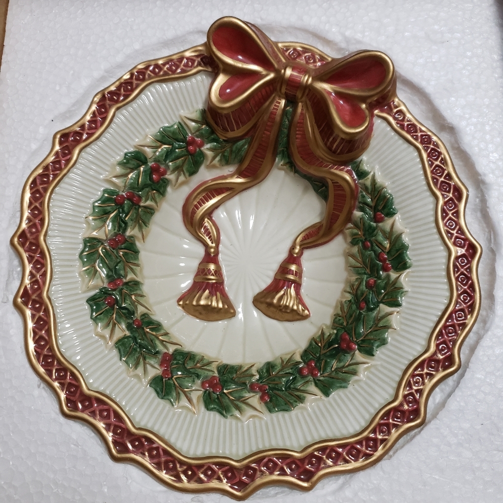 Fitz and Floyd Essentials Candy Bowl Holiday Wreath 9" Gold Trim In Original Box